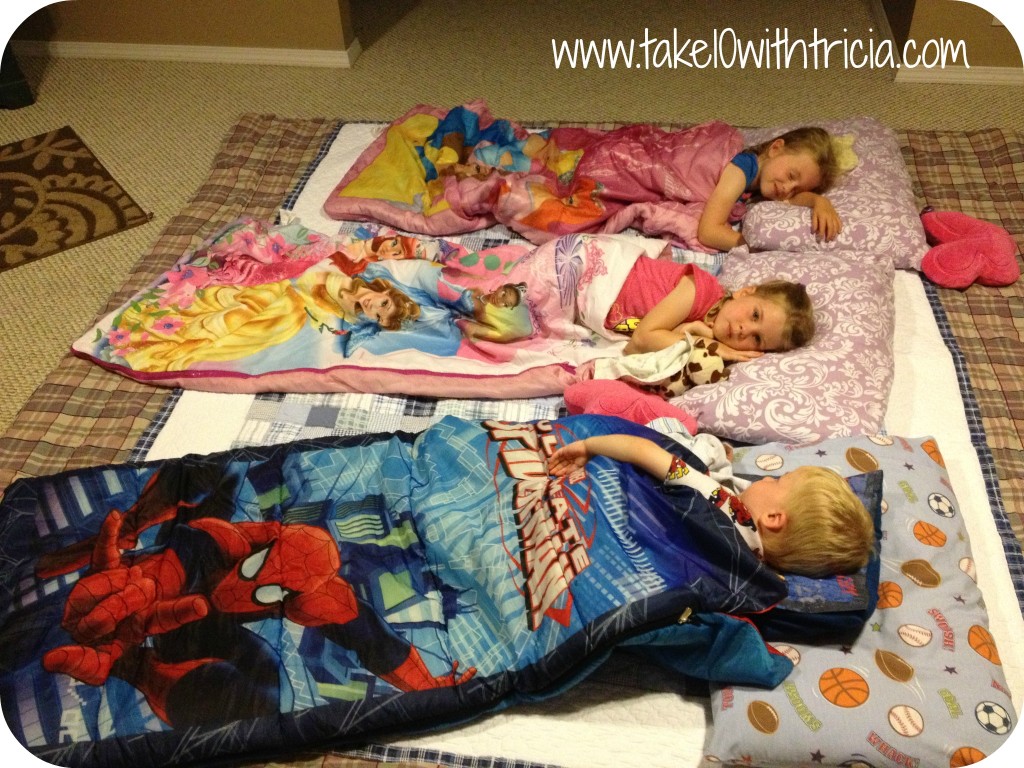 kids-in-sleeping-bags