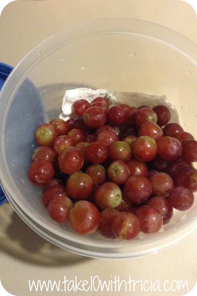 grapes-in-tupperware