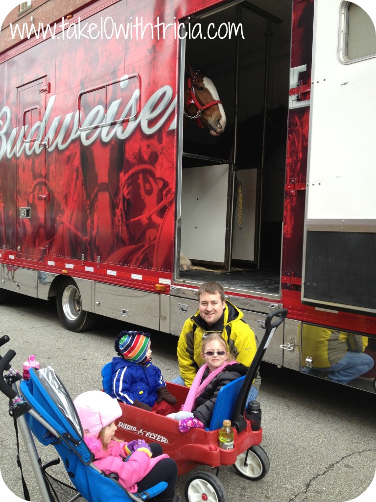 reds-opening-day-parade-kids-clydesdales