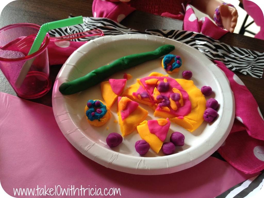 Baby-doll-theme-birthday-party-playdoh-food