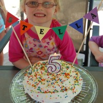 No-sew Cake Bunting